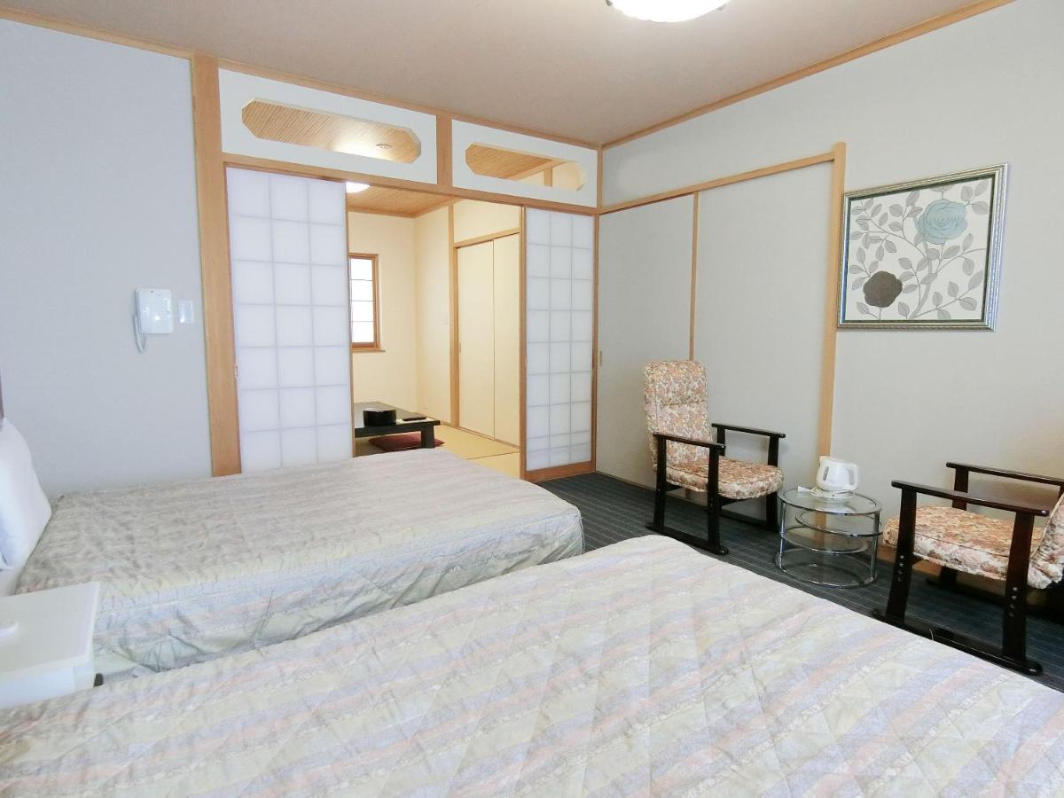 Yurakuan Miyazaki Hotel Екстериор снимка