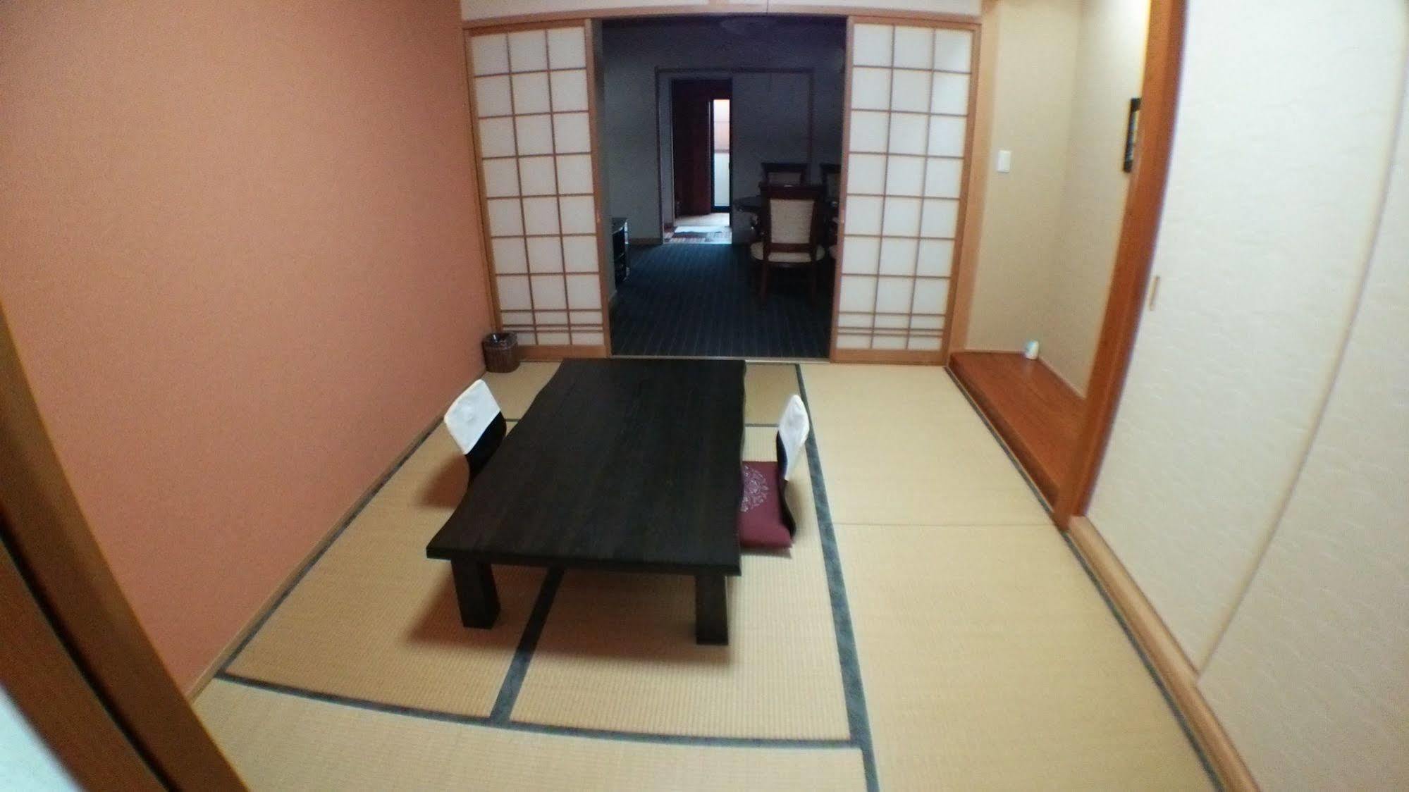 Yurakuan Miyazaki Hotel Екстериор снимка